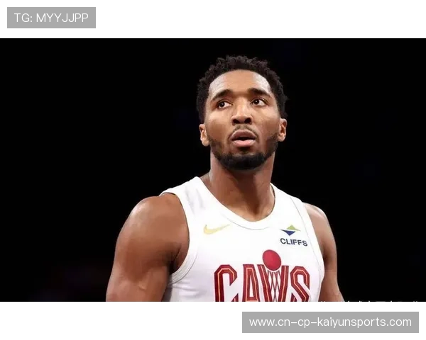 米切尔抛投命中并造犯规，骑士把握住关键回合